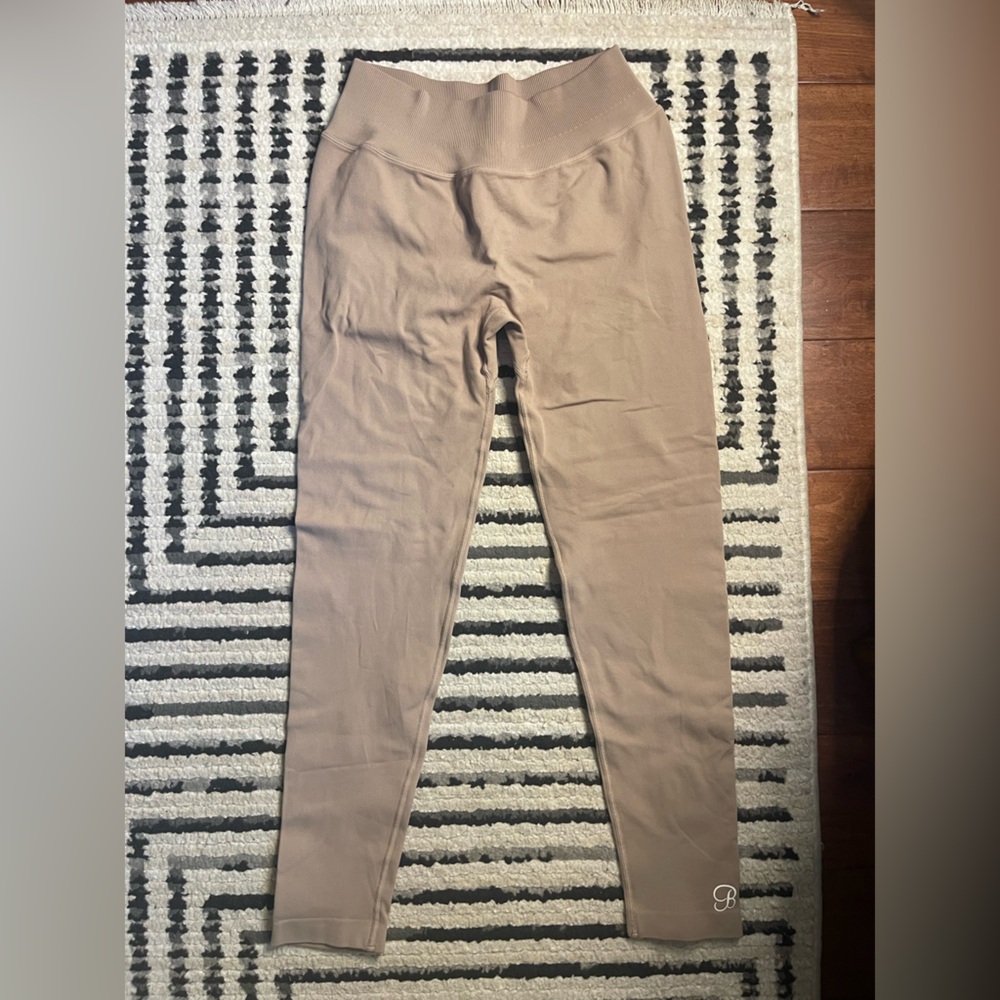 Bombshell Sportsqear cheeky seamless leggings in mocha size L/XL
